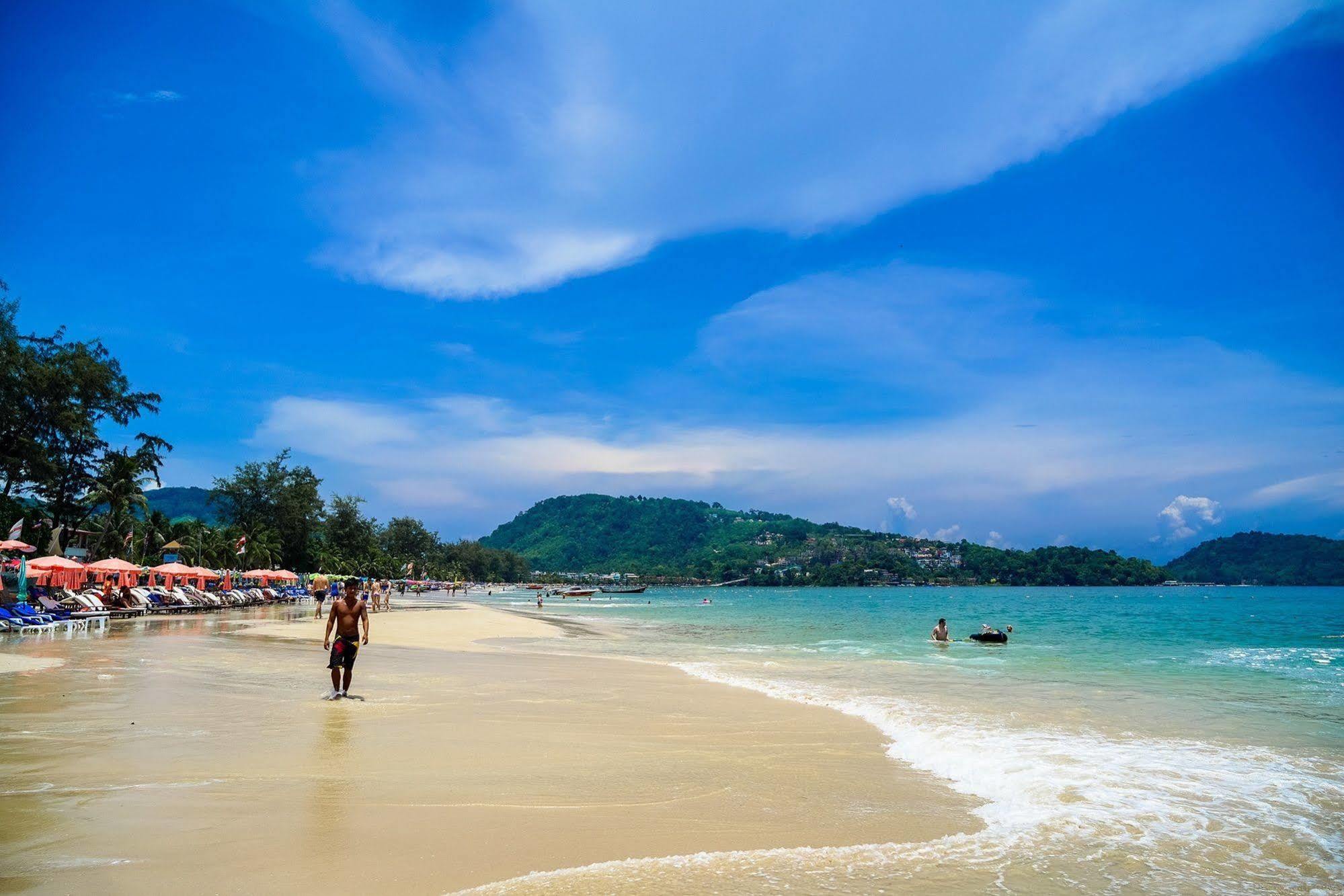 The Royal Palm Beach Front Patong Exterior photo