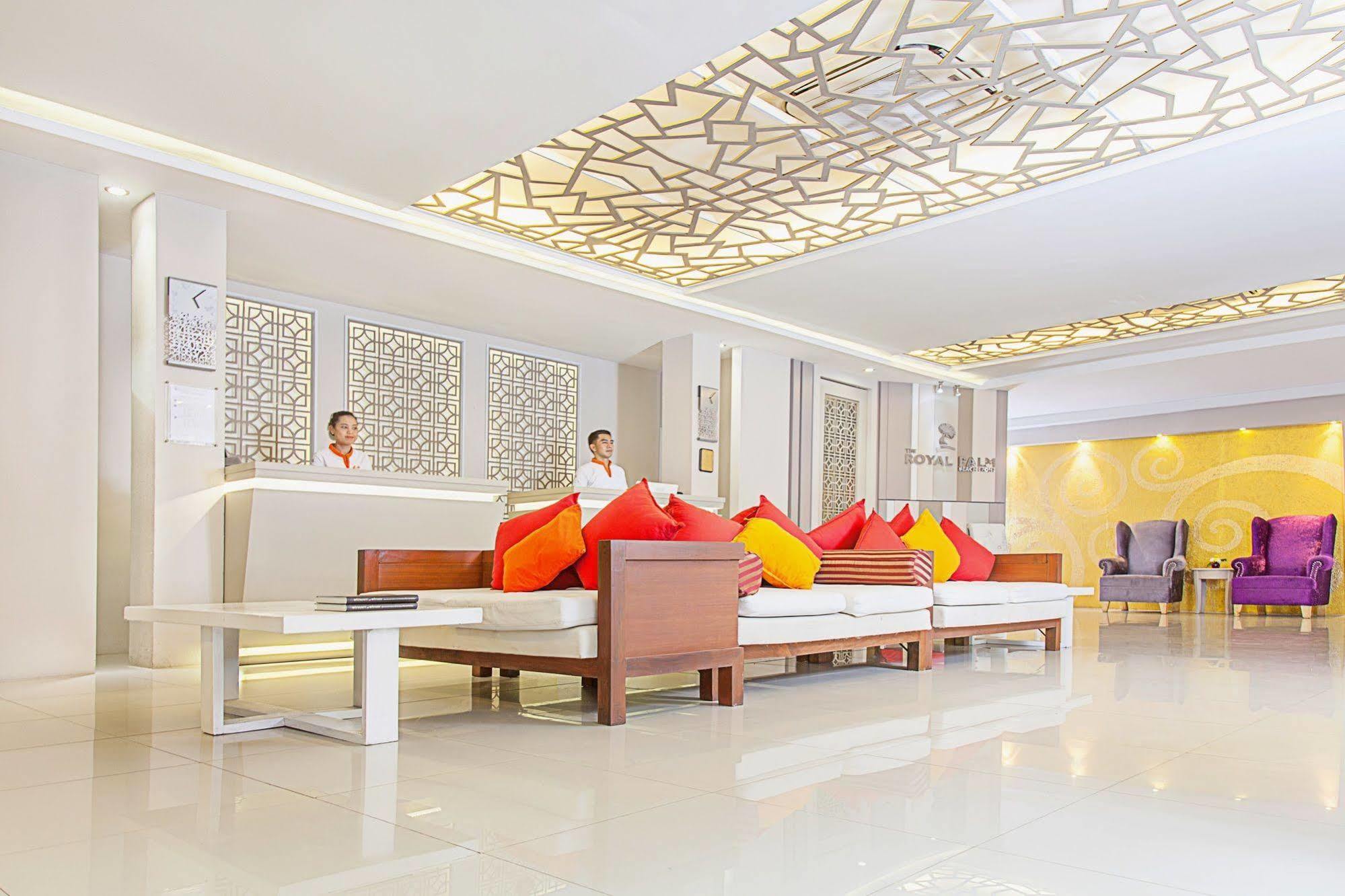The Royal Palm Beach Front Patong Exterior photo