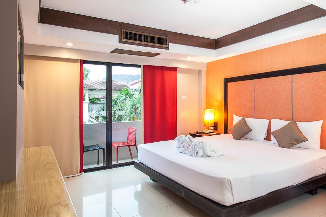 The Royal Palm Beach Front Patong Exterior photo